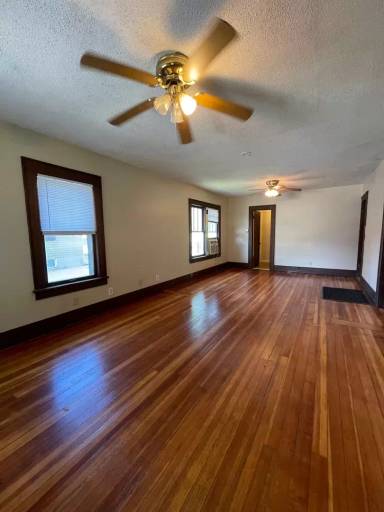 Main picture of 1413 Center St