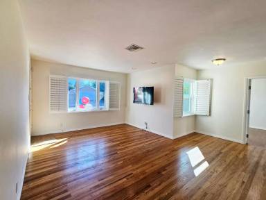 Main picture of 17735 Bullock St