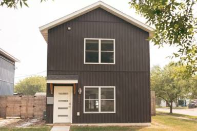 Main picture of 232 S 59th Ave W
