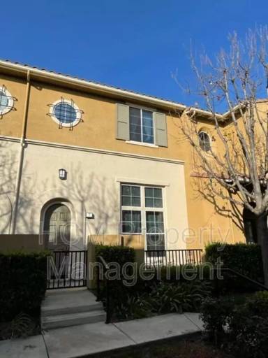 Main picture of 33 Bonsall