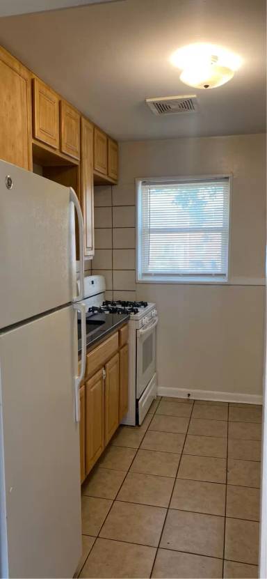 Main picture of 710-716 N Linden Ave