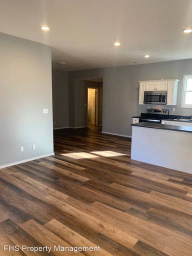 Main picture of 2222 W Calhoun St