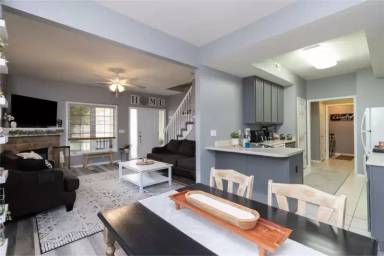 Main picture of 2100 Meadow Chase Ln