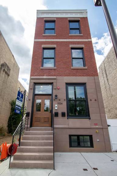 Main picture of 1934 W Diamond St