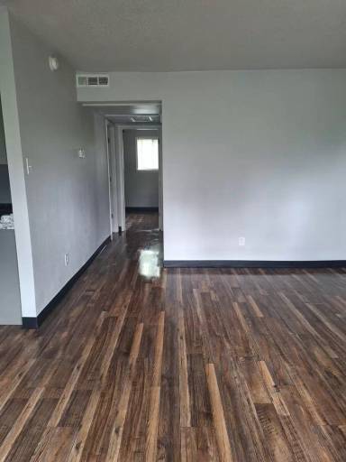 Main picture of 1805 S Y St
