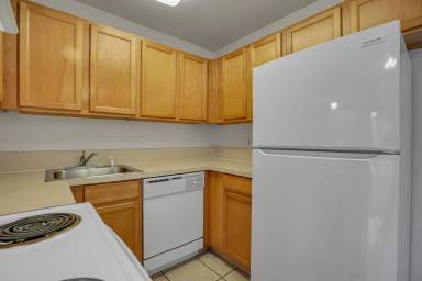 Main picture of 5316 E Burnside St