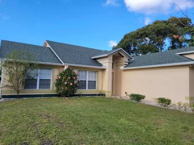 Main picture of 1662 E Normandy Blvd