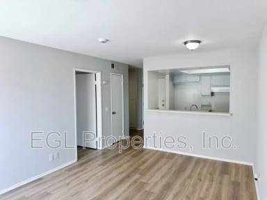 Main picture of 1045 S Ardmore Ave