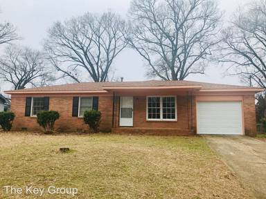 Main picture of 805 Bedrock Dr