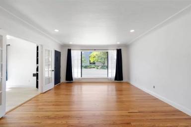 Main picture of 640 W 1st St