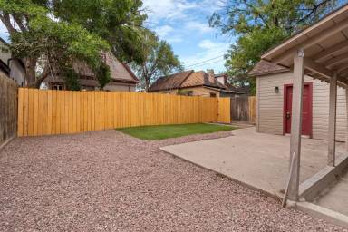 Main picture of 912 W 13th St