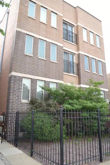 Main picture of 3359 S Ashland Ave