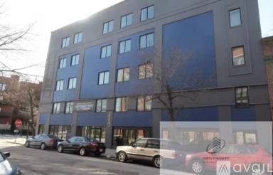 Main picture of 2550 S Wabash Ave