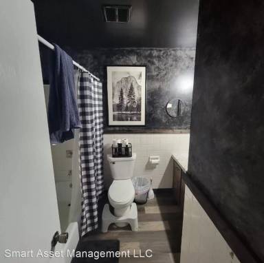 Main picture of 6320 N 91st St