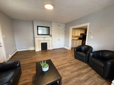 Main picture of 961 Church St
