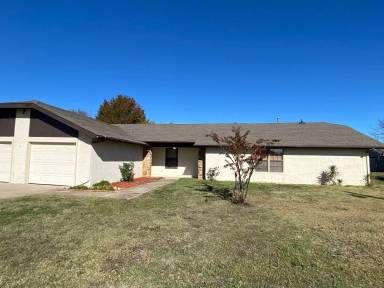 Main picture of 2308 W Ithica St