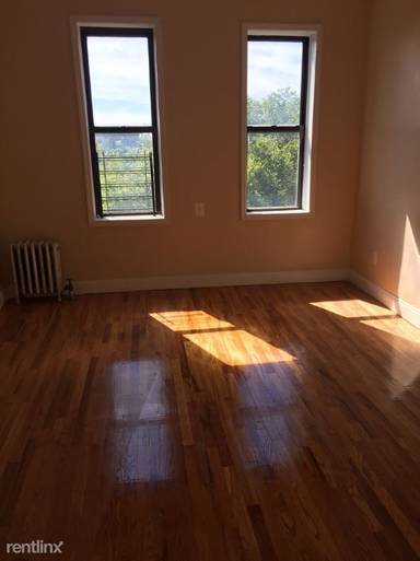 Main picture of 1325 Eastern Pkwy
