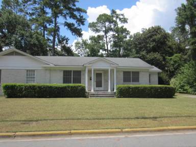 Main picture of 302 E College St