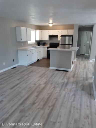 Main picture of 292 Troup St