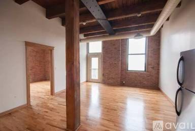 Main picture of 216 N May St