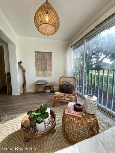 Main picture of 1900 Alamanda Dr
