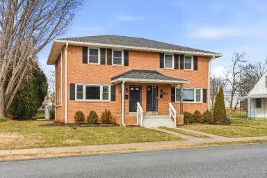 Main picture of 707 Fairview Ave
