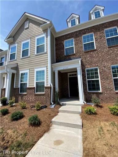 Main picture of 1757 Eastfall St