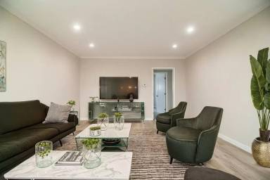 Main picture of 1447 Harvard St