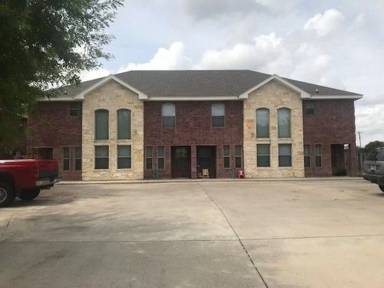 Main picture of 102 S 48th Ln