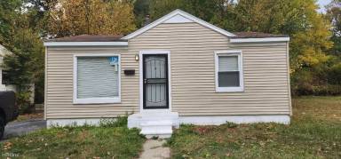 Main picture of 26024 Andover St