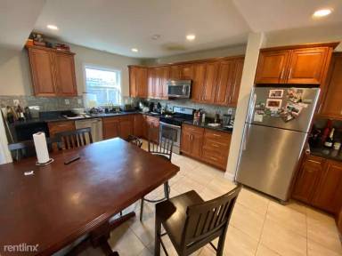 Main picture of 75 Linden St