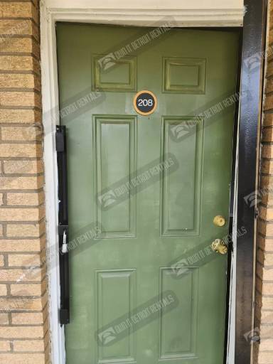 Main picture of 18980 Fenton St
