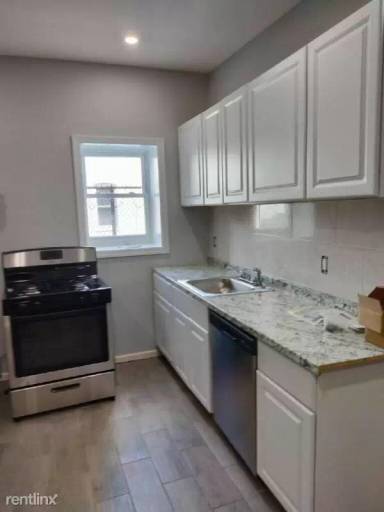 Main picture of 151 Parker St