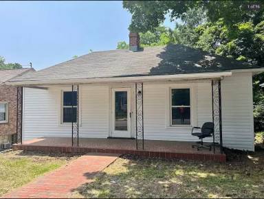 Main picture of 2145 Spencer St