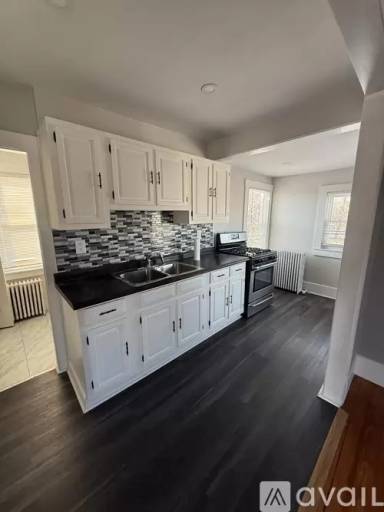Main picture of 1015 Joyce St
