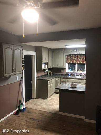 Main picture of 407 11th St SW