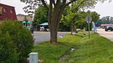 Main picture of 102 E Schoolhouse Rd
