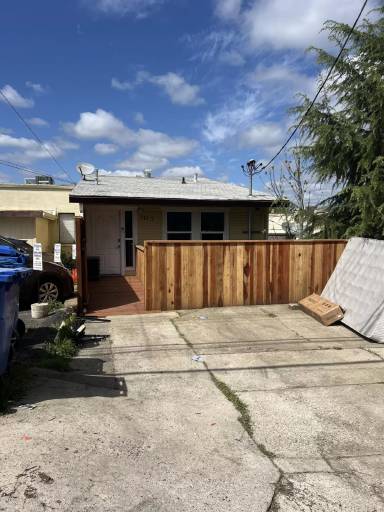 Main picture of 711 1/2 Sutter St