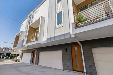 Main picture of 1514 N Washington Ave