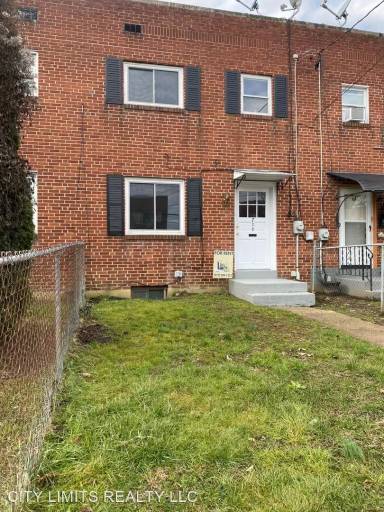 Main picture of 728 Stevens Ave