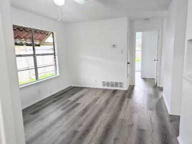 Main picture of 225 Baldwin Blvd