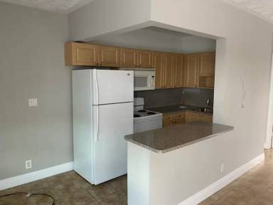Main picture of 800 NE 13th St