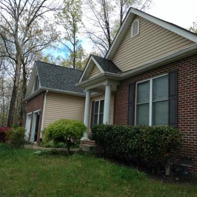 Main picture of 1018 Lakeview Dr