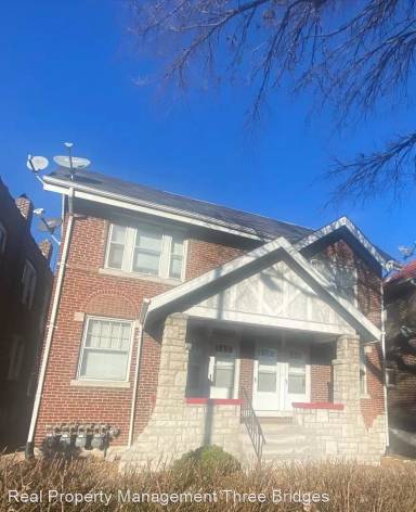 Main picture of 5027 - 5029 Chippewa St