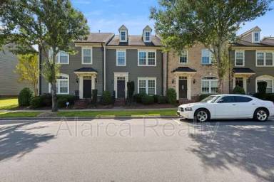 Main picture of 21552 Old Canal St