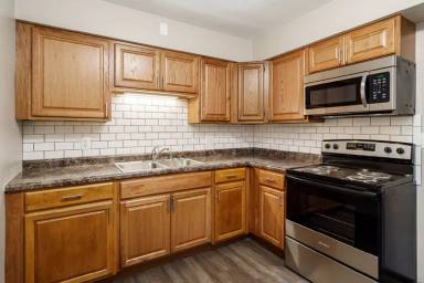 Main picture of 2516 N Rockton Ave