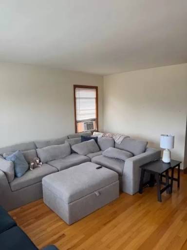 Main picture of RM 510 N Franklin Avenue - 3