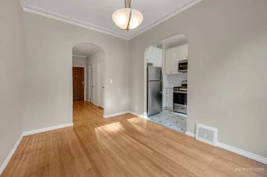 Main picture of Fulton St