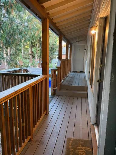 Main picture of 233 NE 60th Ave