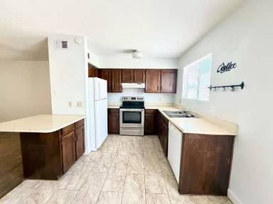 Main picture of 846 N Revere